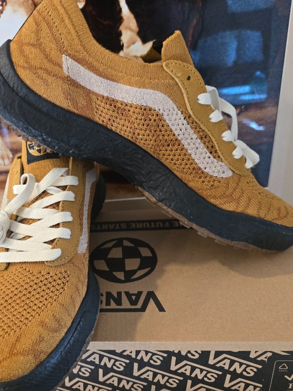 Vans Ultrarange VR3 Low Mustard Gold Exo Walking Shoe Sneaker Mens Size 10 US